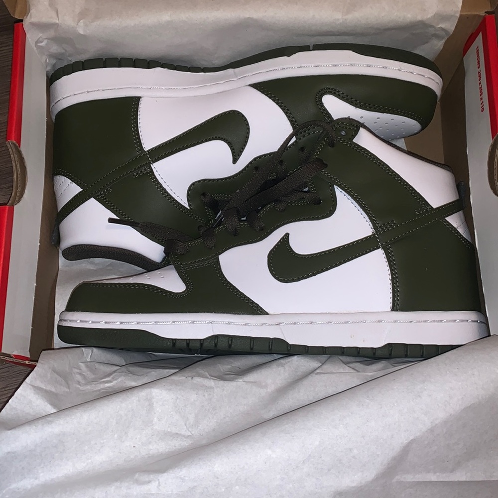 Olive green Nike Dunks